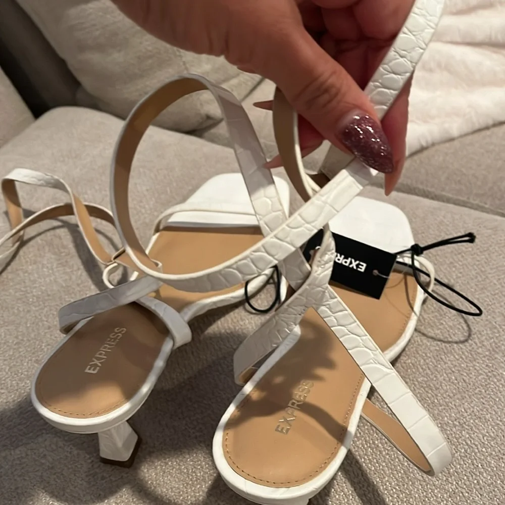 White kitten, heel lace up, wraparound - Picture 5 of 5